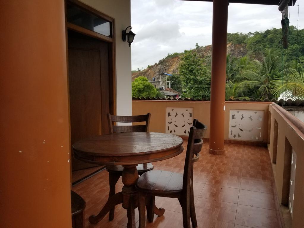 Kumara Guest House 乌纳瓦图纳 外观 照片