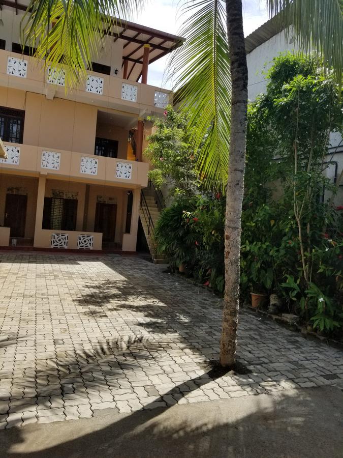 Kumara Guest House 乌纳瓦图纳 外观 照片