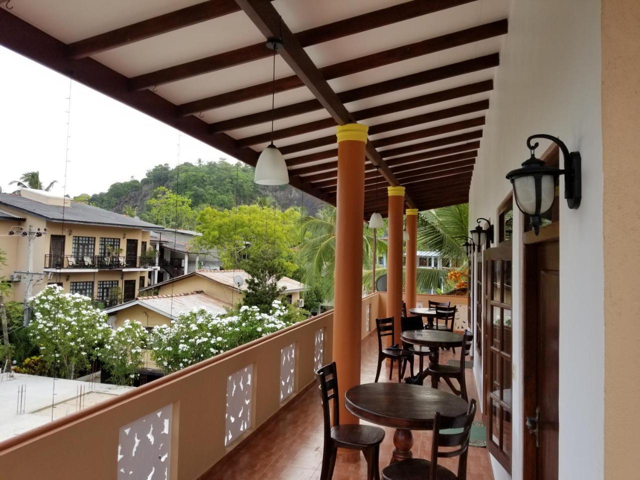 Kumara Guest House 乌纳瓦图纳 外观 照片