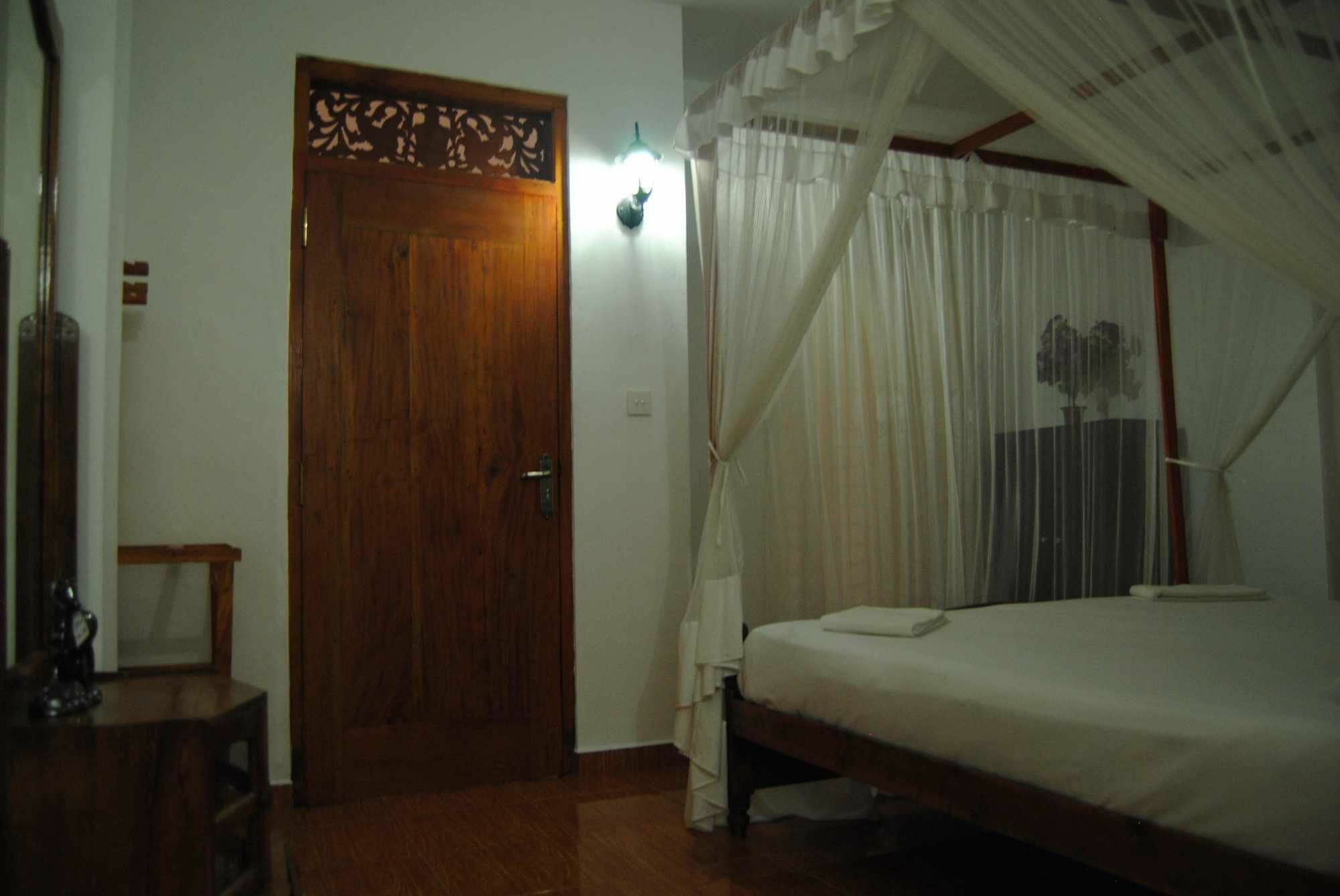 Kumara Guest House 乌纳瓦图纳 外观 照片