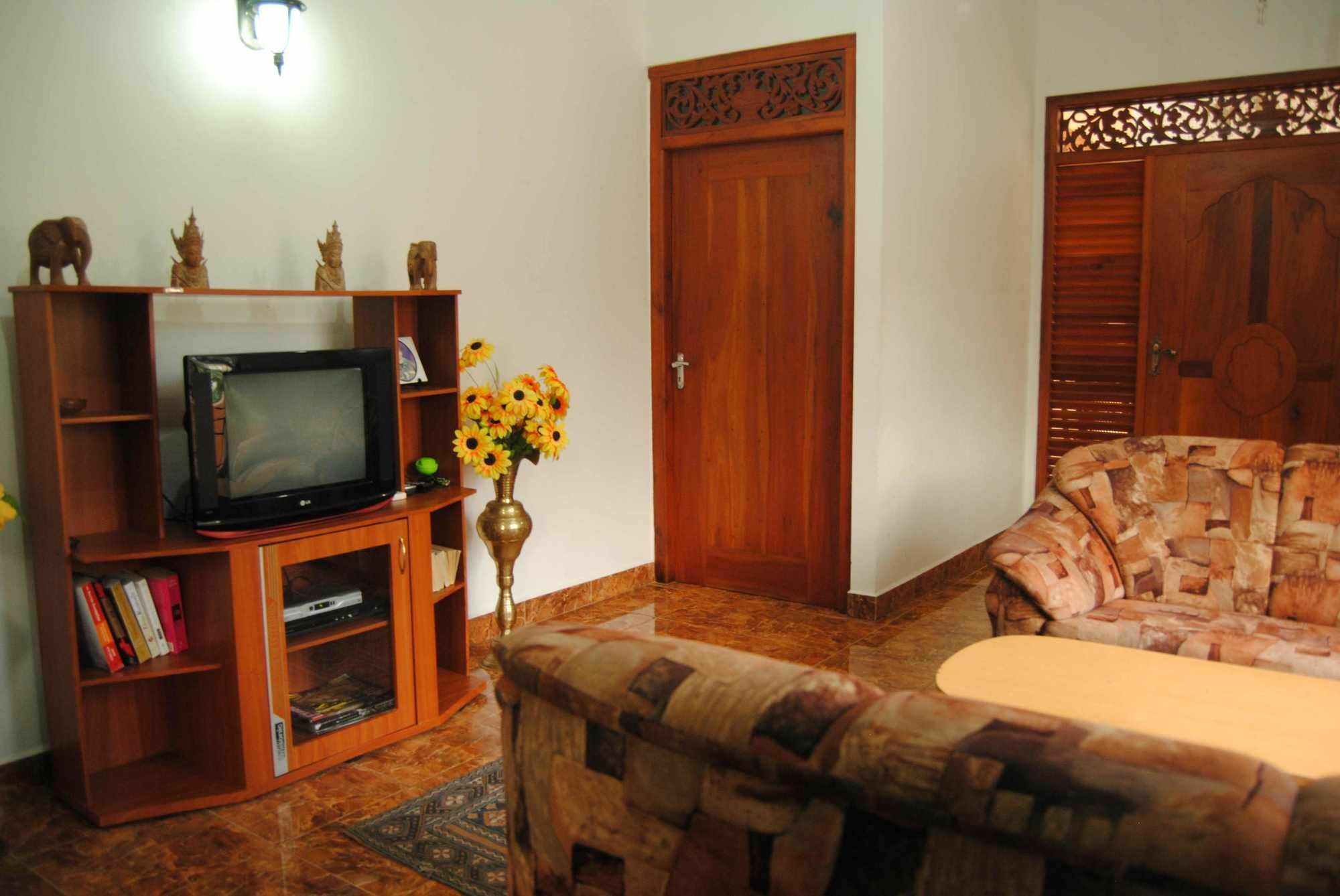 Kumara Guest House 乌纳瓦图纳 外观 照片